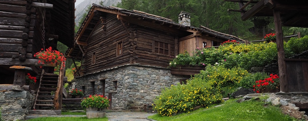 Villaggio Mascognaz, luogo fiabesco Walser in Val d’Ayas