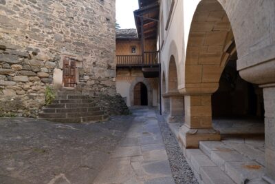 Cortile castello di Introd