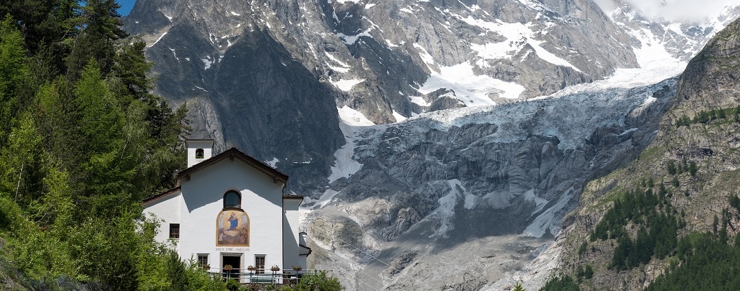 Santuari in Valle d’Aosta – Santuario di Notre dame de la guerison Courmayeur Santuari in Valle d'Aosta - Santuario di Notre dame de la guerison Courmayeur